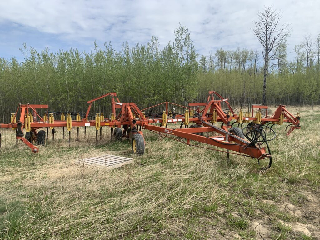 BOURGAULT 9400-36 CULTIVATOR 6