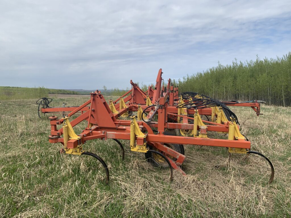 BOURGAULT 9400-36 CULTIVATOR 10