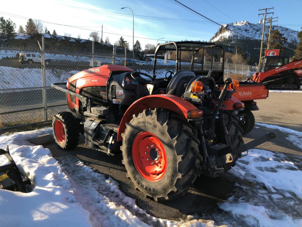 2018 Kubota M5N-091HDRC12 Tractor 4