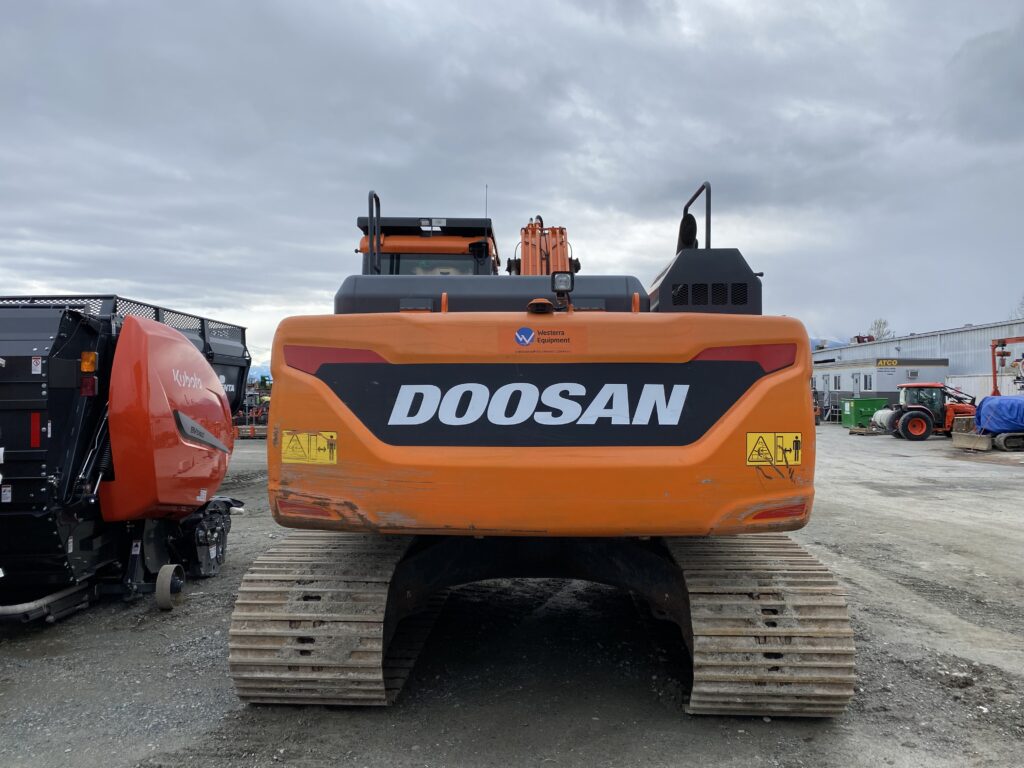 Doosan DX225LC Excavator 5