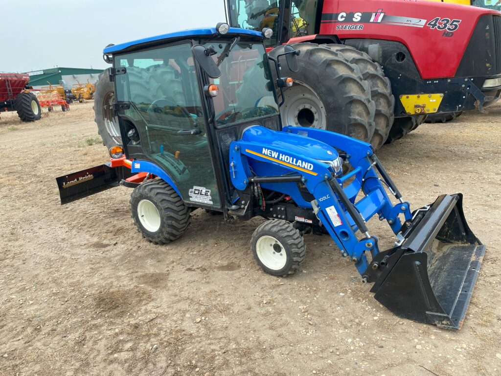 2021 New Holland WM25S Tractor 2