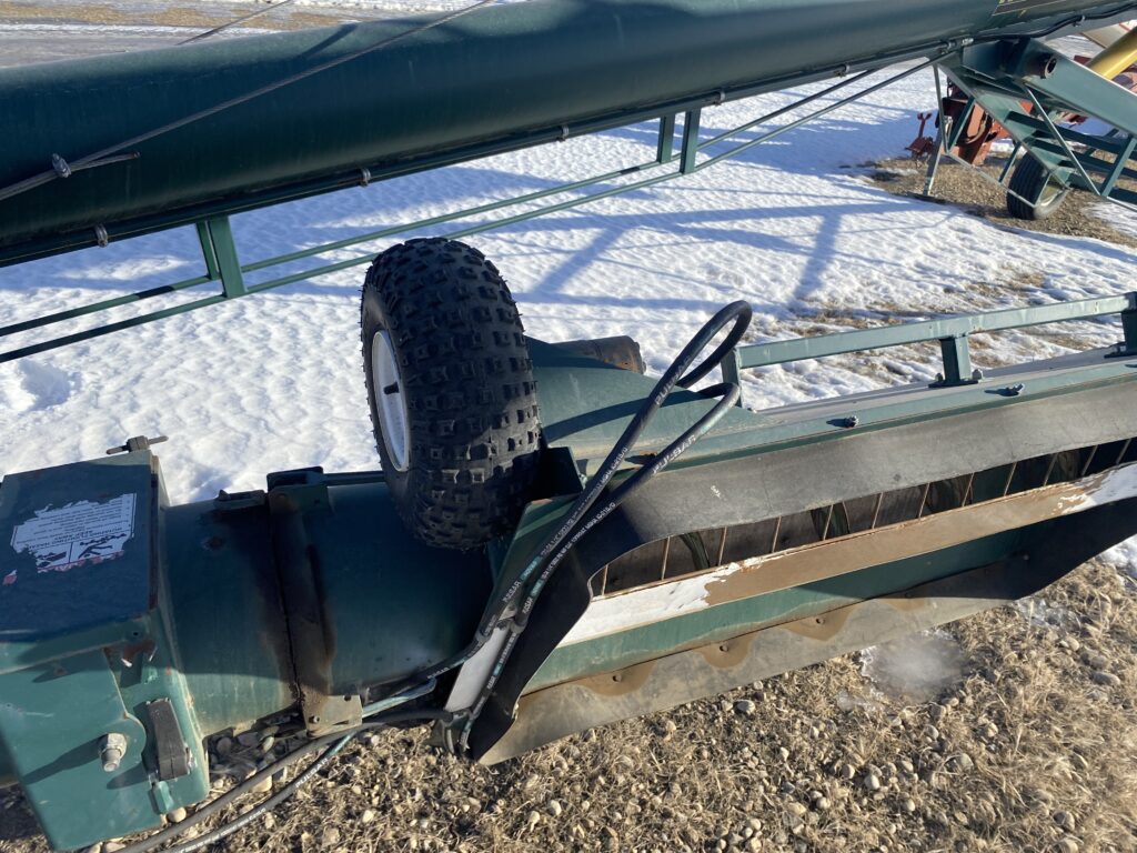 2012 Nuvision Grainmaxx 4385 13x85 Swing Auger 2