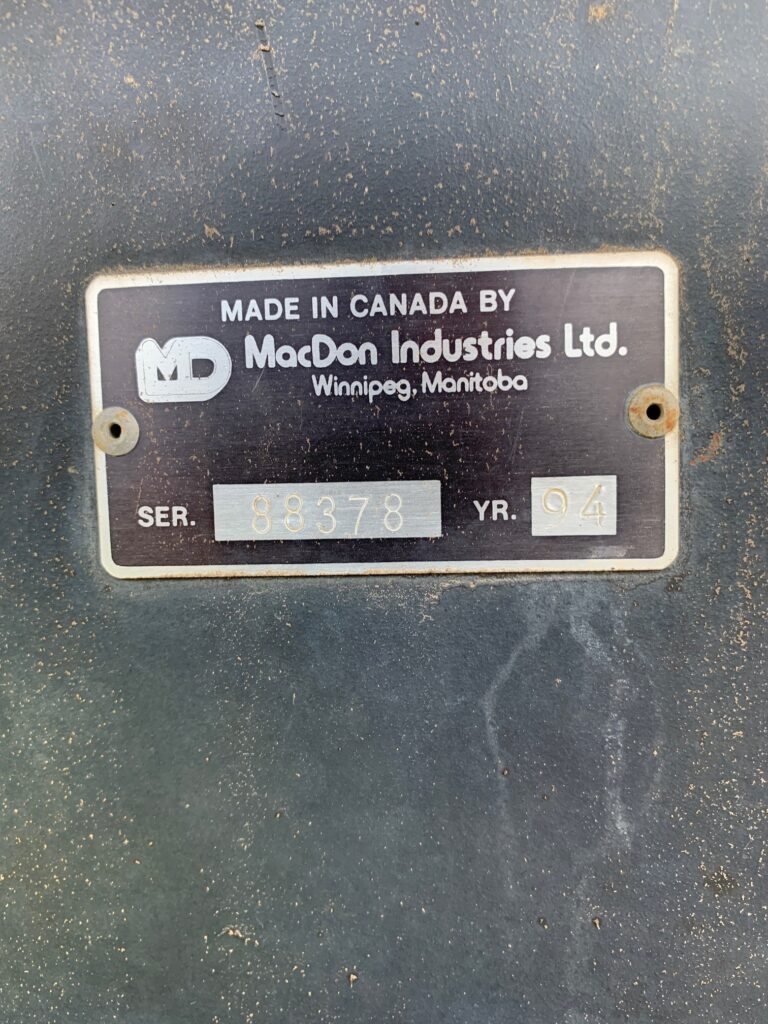 1994 MacDon 9000 Windrower 8