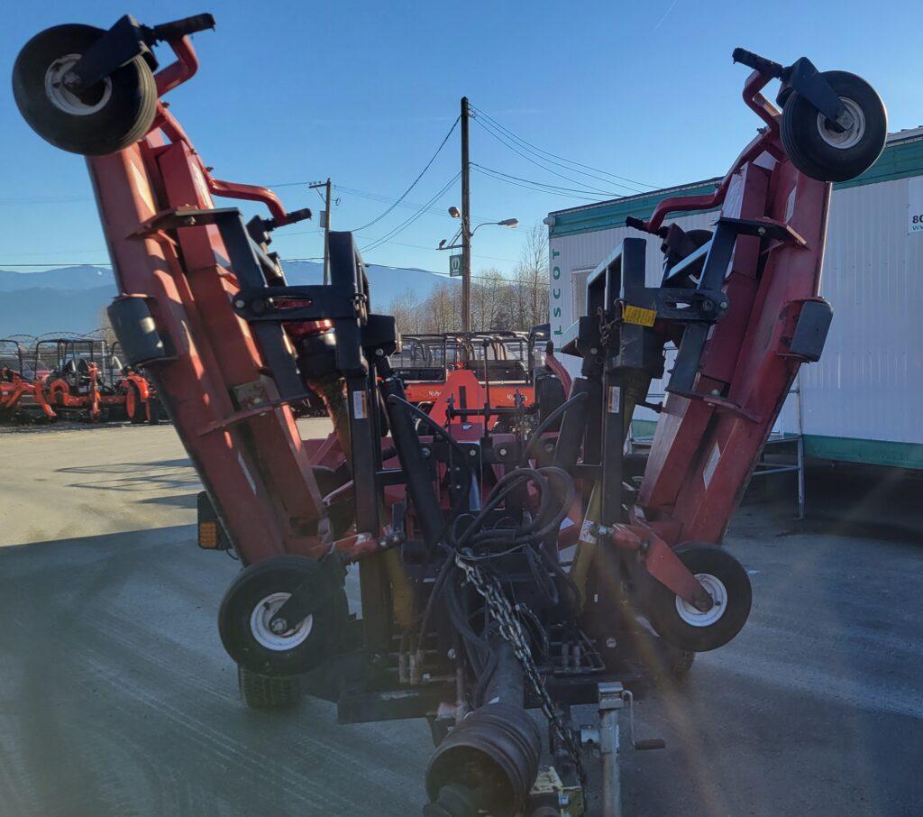 2015 Farm King YT650 16 ft. Hydraulic Folding Finishing Mower 3