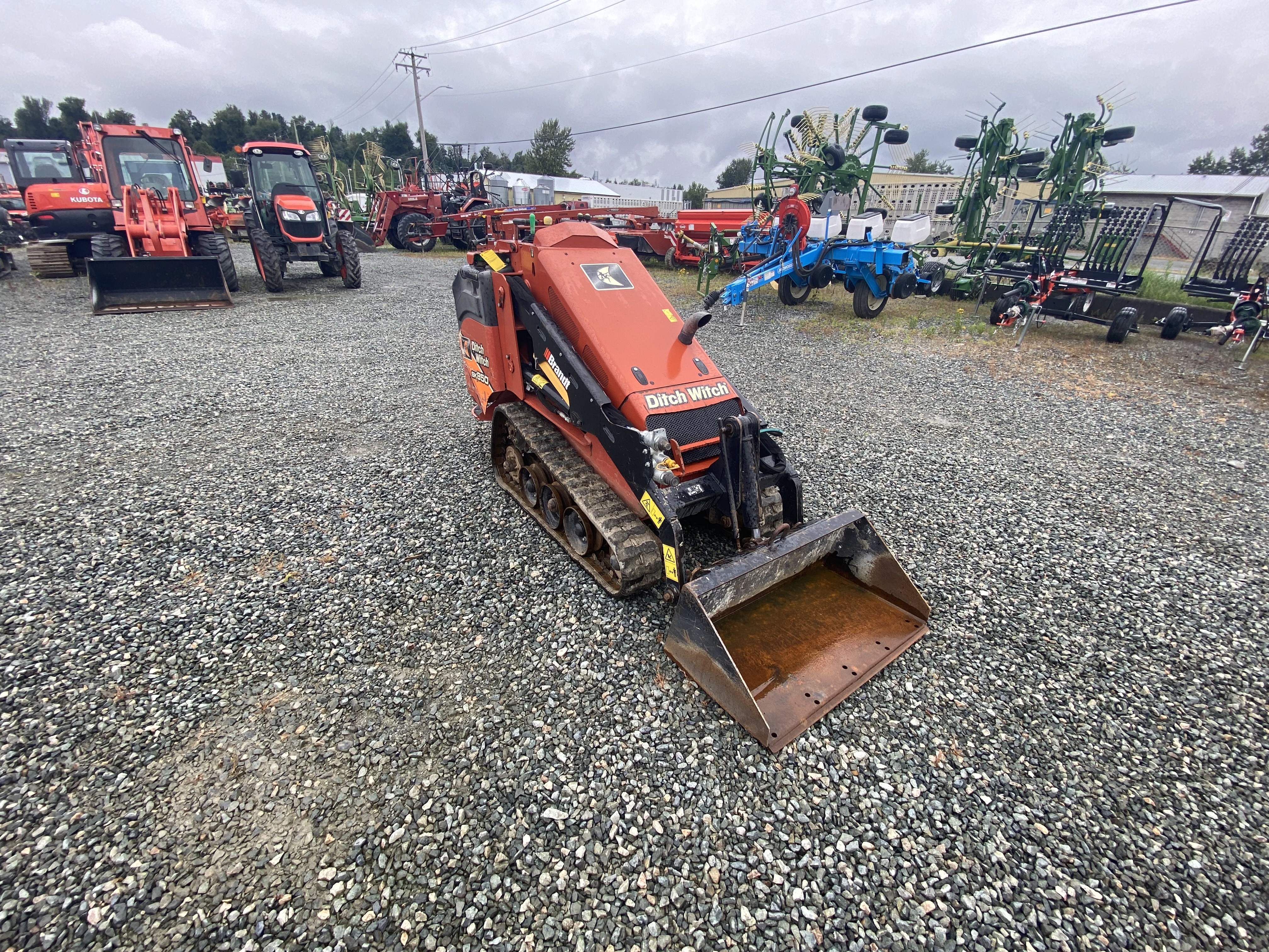 2015 DITCH WITCH SK850 MINI TRACK LOADER 5