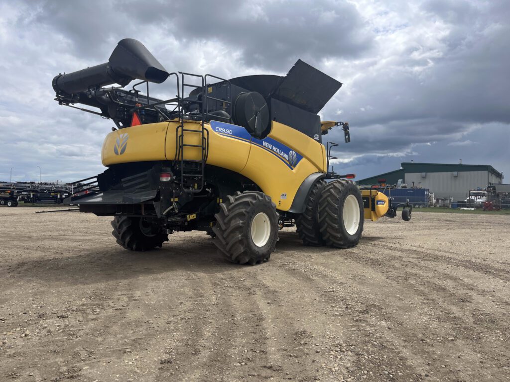 2017 New Holland CR9.90 Combine w/ Pickup Header 5