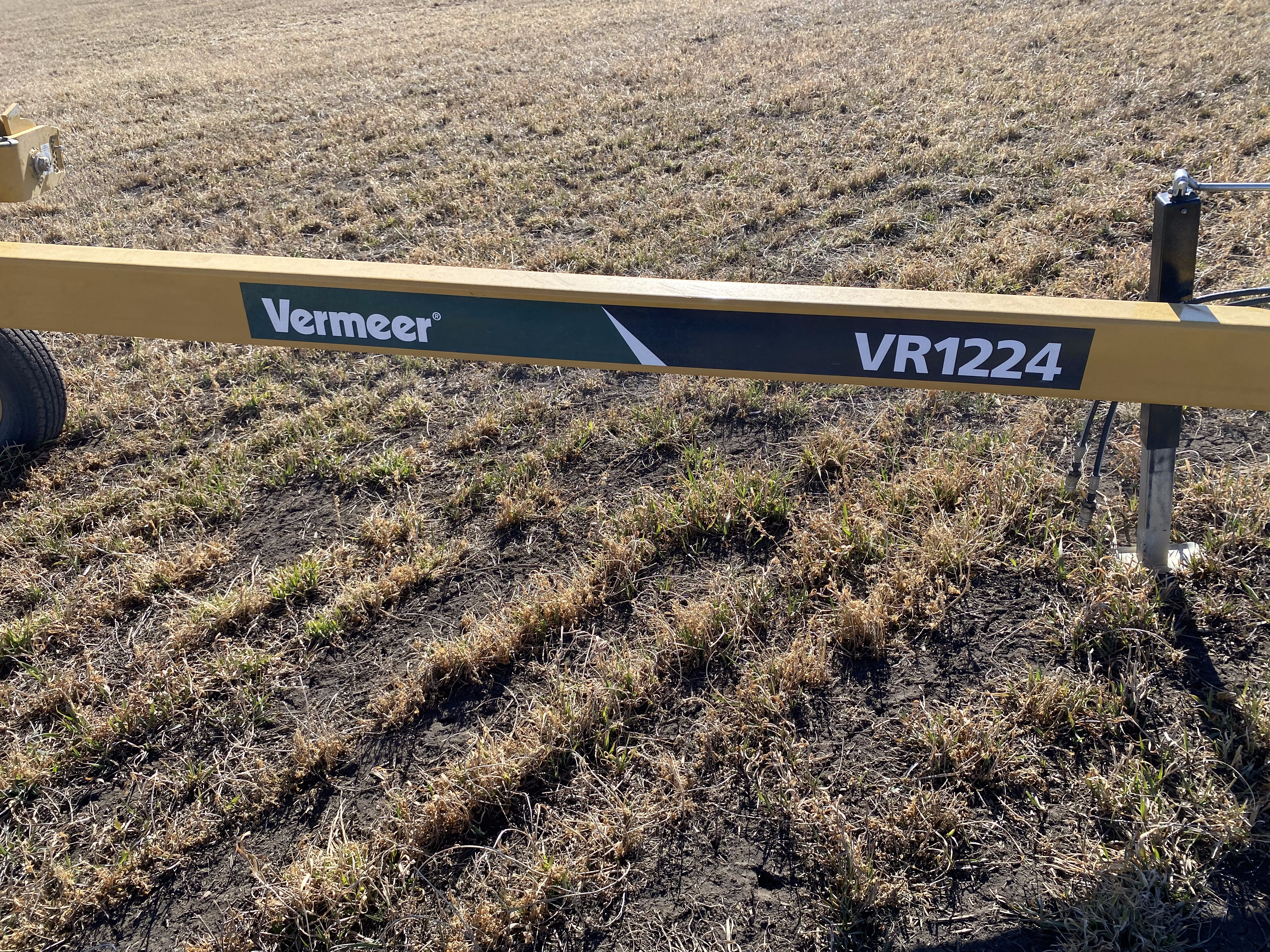 2018 Vermeer VR1224 12 Wheel Rake 3
