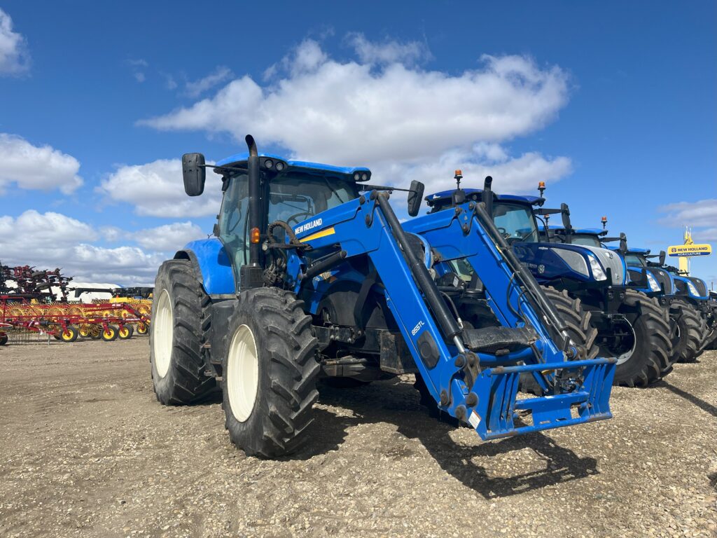 2016 New Holland T7.210 Tractor w/ Loader