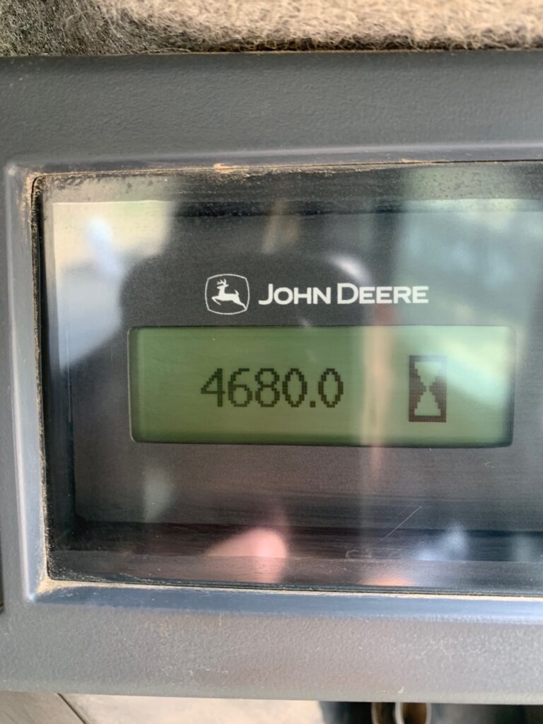 John Deere 318D 6