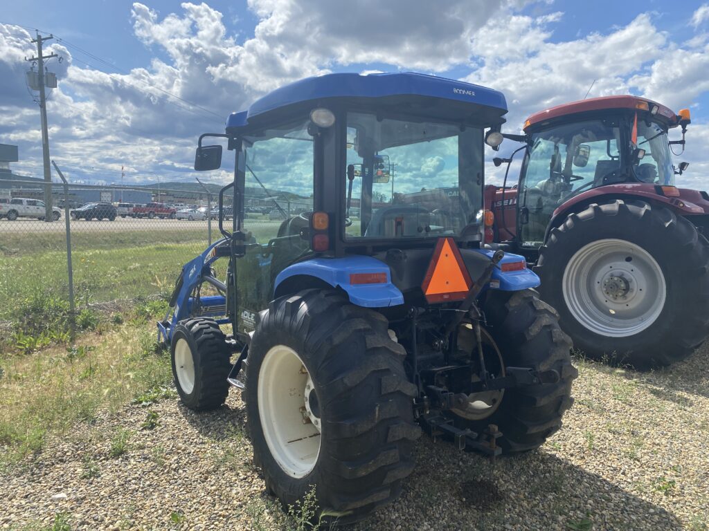 2007 New Holland TC45DA Tractor w/ Loader 6