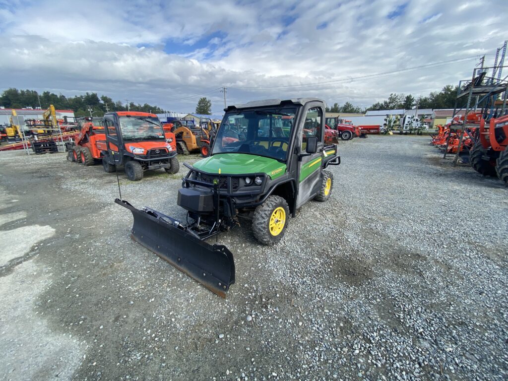 2018 John Deere XUV835M Gator Utility Vehicle 1