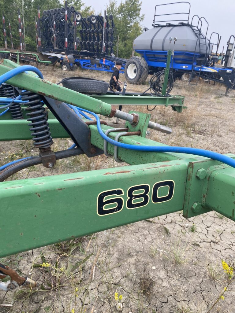 1998 John Deere 680 Chisel Plow 10