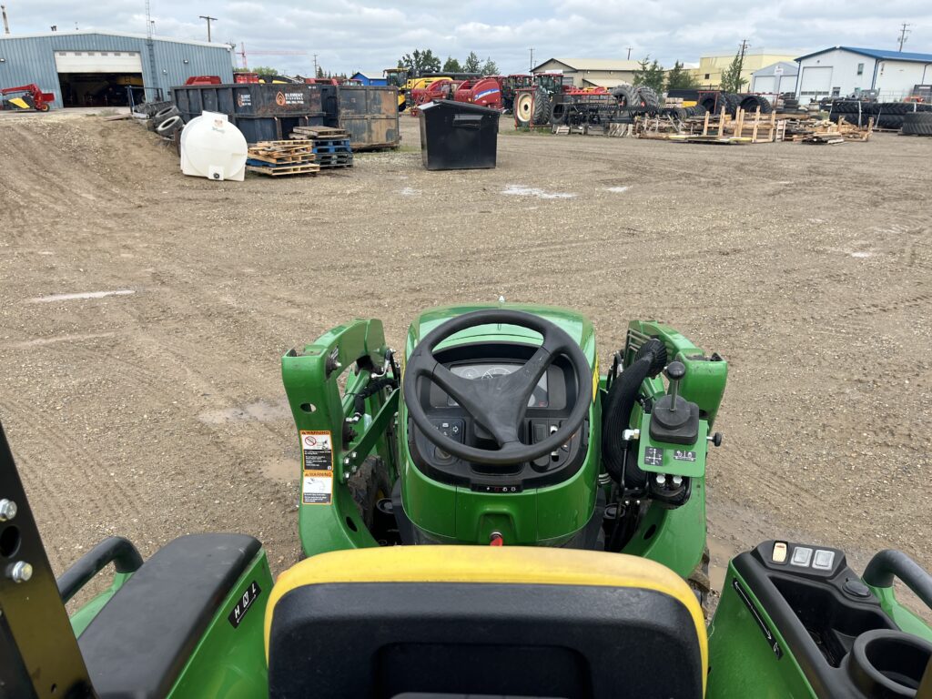 2019 John Deere 3025E Tractor w/ Loader 8