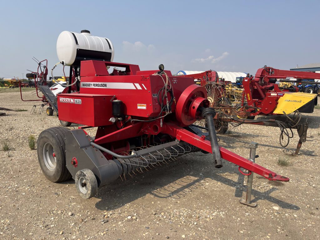 2012 MASSEY FERGUSON/HESSTON 1839 SMALL SQUARE BALER