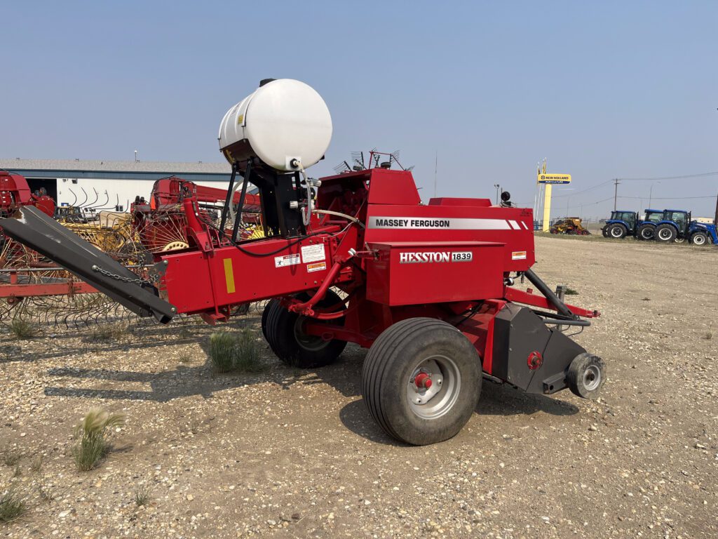 2012 MASSEY FERGUSON/HESSTON 1839 SMALL SQUARE BALER 2