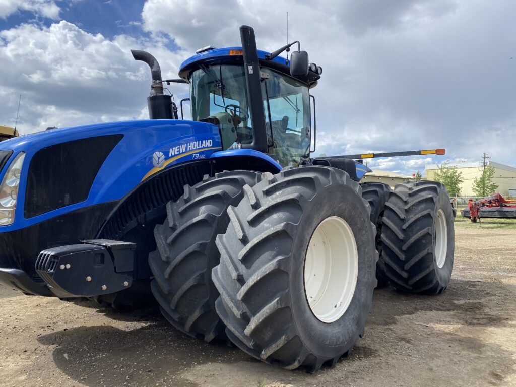 2012 New Holland T9.560 Tractor 2