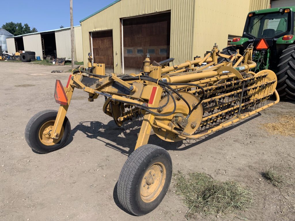 2015 Vermeer R2300 Hydraulic Drive V-Basket Rake 6