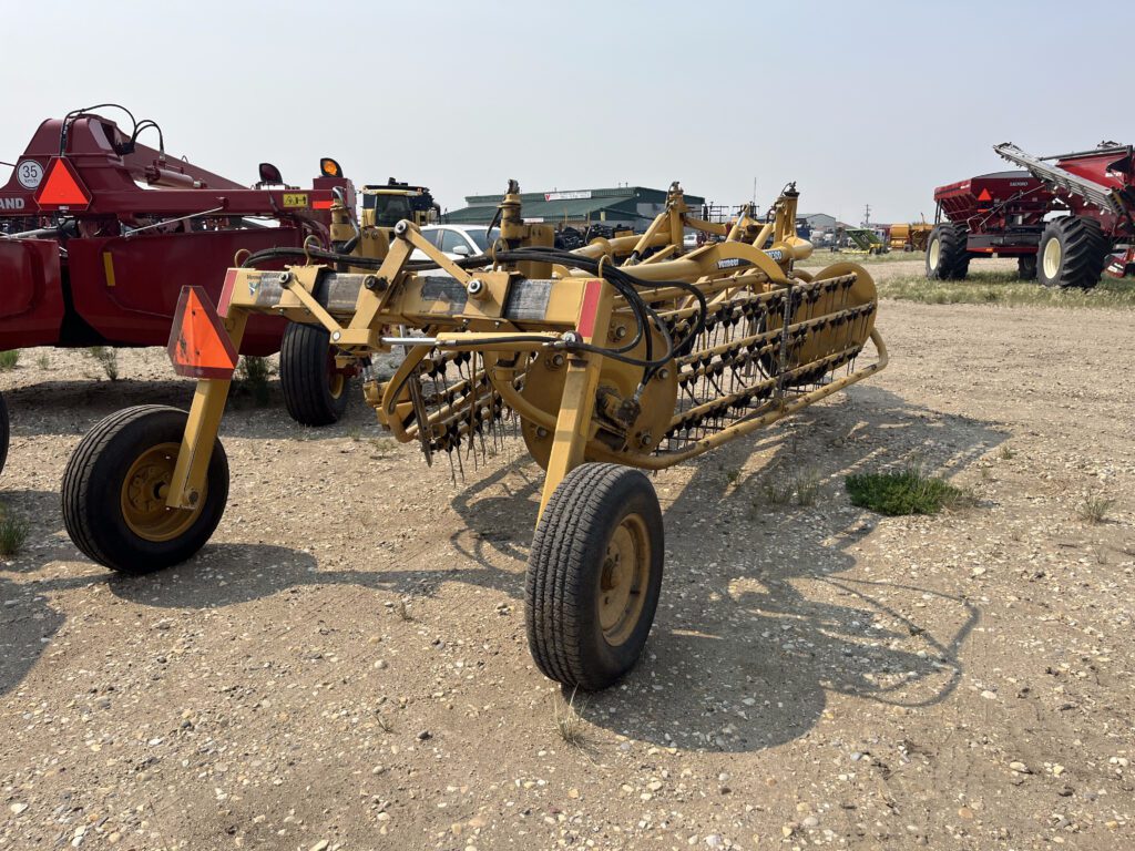 2015 Vermeer R2300 Hydraulic Drive V-Basket Rake 2