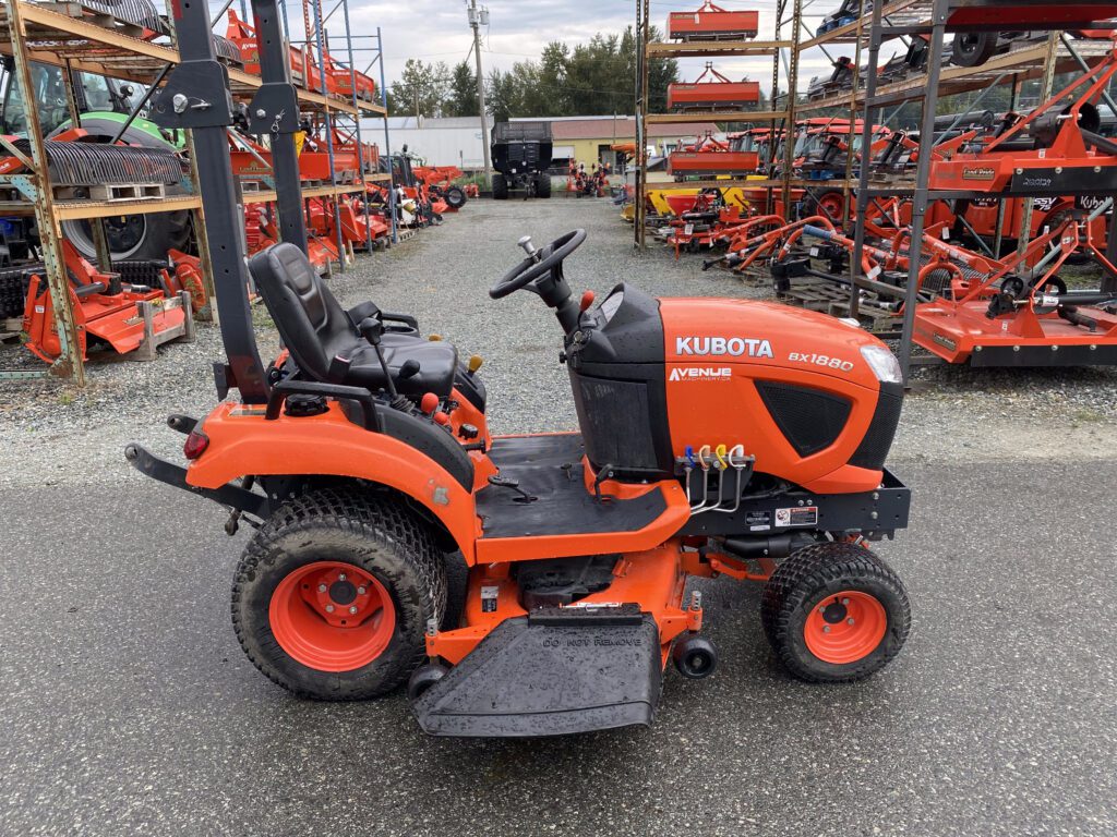 2018 Kubota BX1880 Tractor with Mower Deck and Turf Tires 5