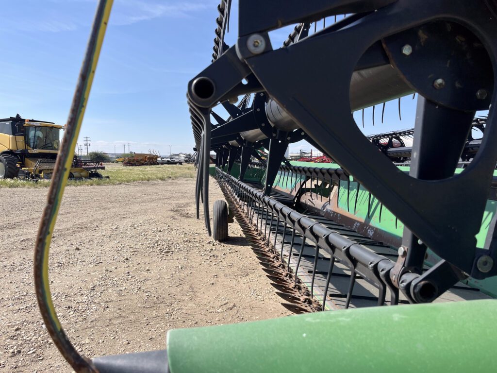 2008 John Deere 930D 30' Draper Header 3