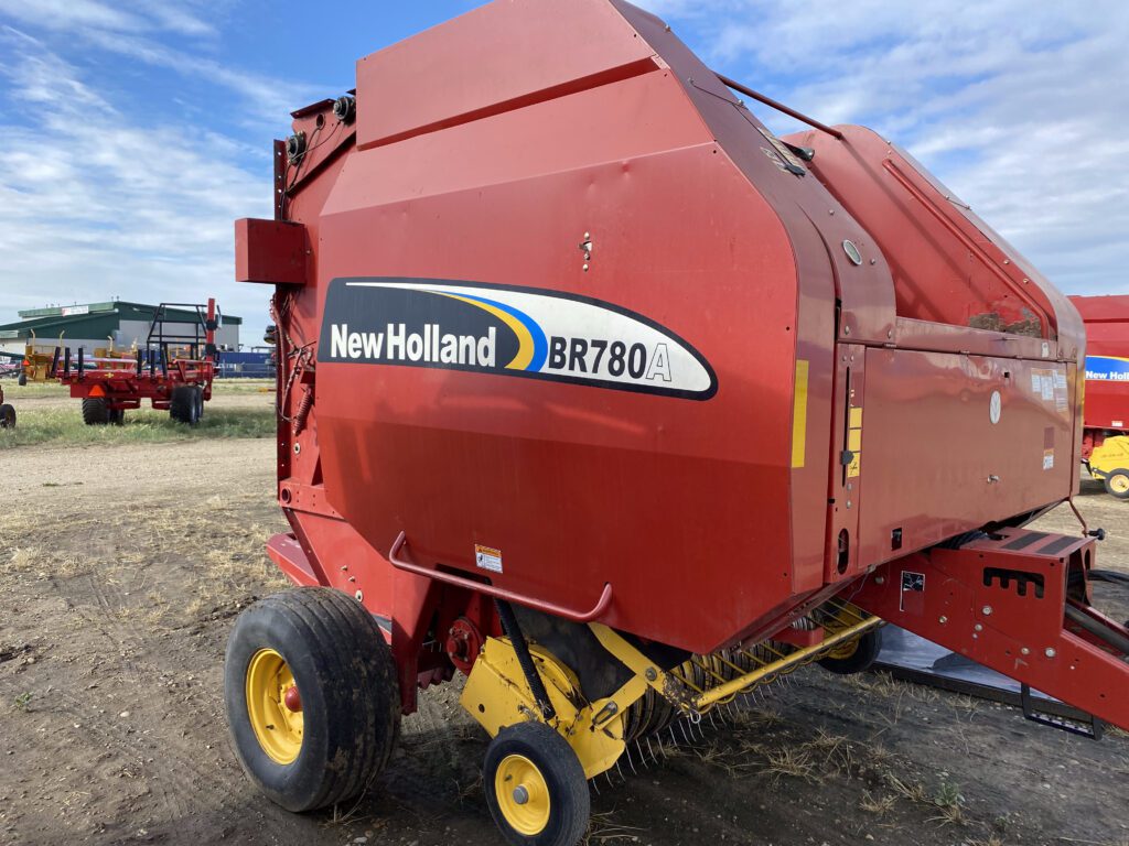 2008 New Holland BR780A Round Baler 1