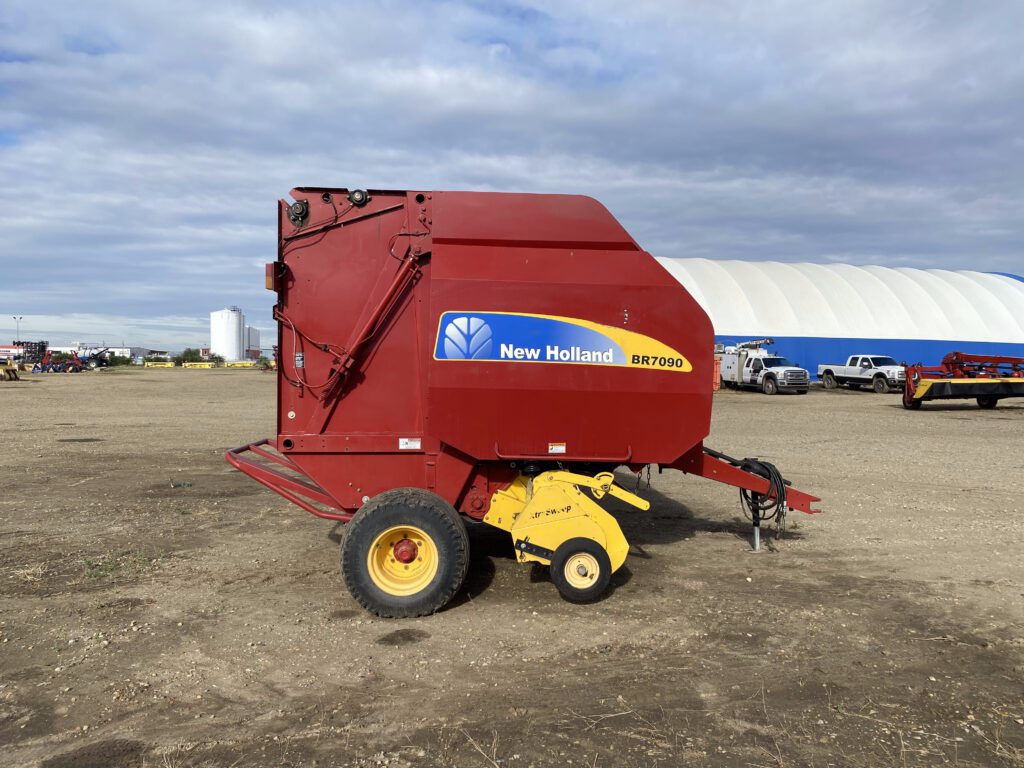 2010 New Holland BR7090 Round Baler