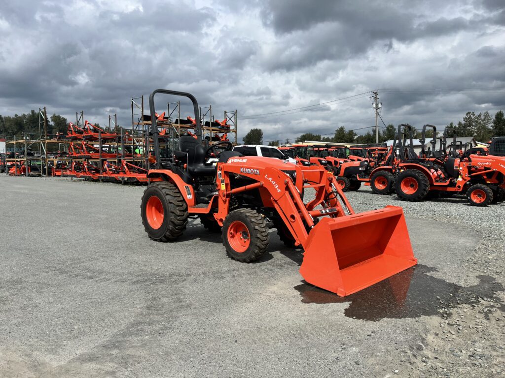 2017 Kubota B2301 Tractor w/ Loader