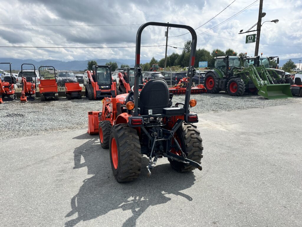 2017 Kubota B2301 Tractor w/ Loader 2