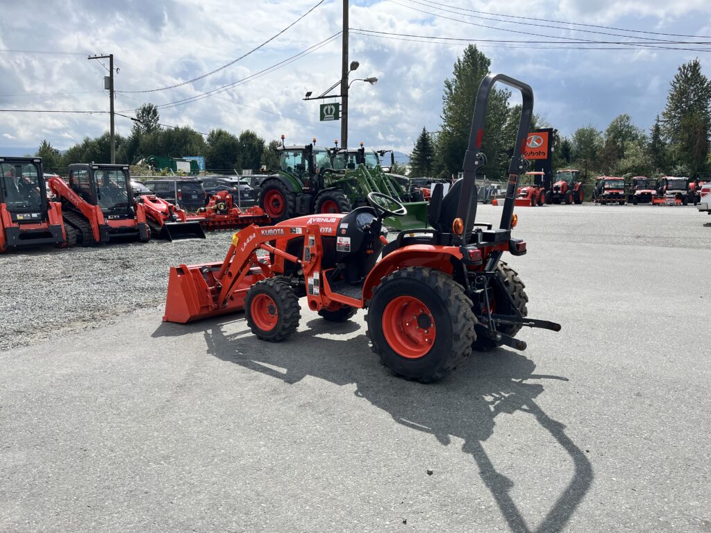 2017 Kubota B2301 Tractor w/ Loader 3