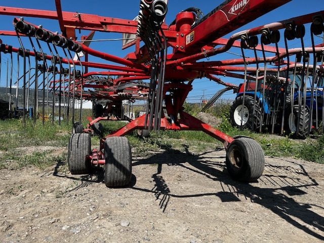 2016 Kuhn GA7932  Dual Rake 9