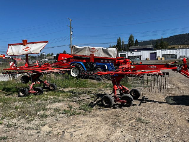 2016 Kuhn GA7932  Dual Rake 5