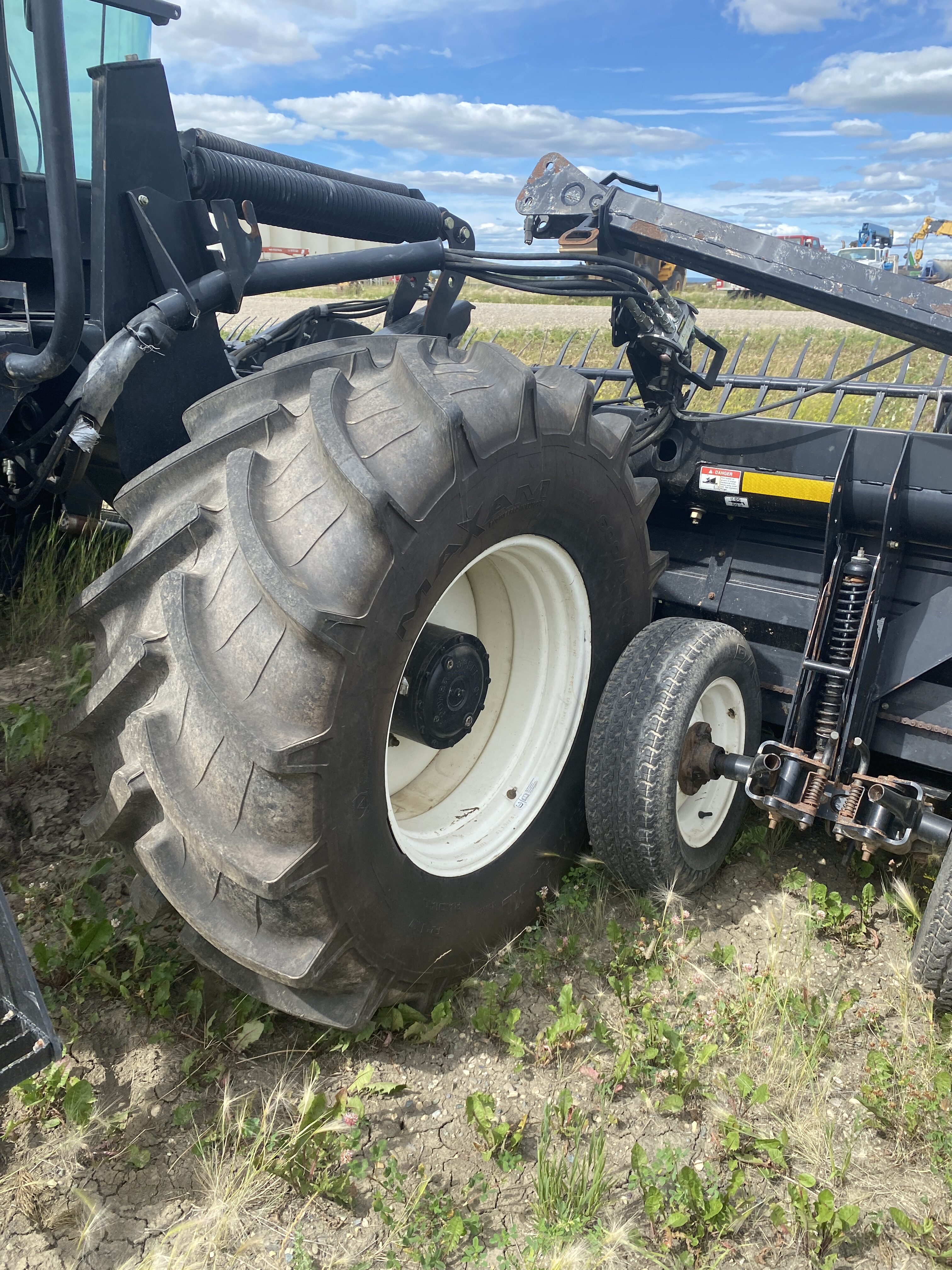 2011 MacDon Premier M150 Swather 10