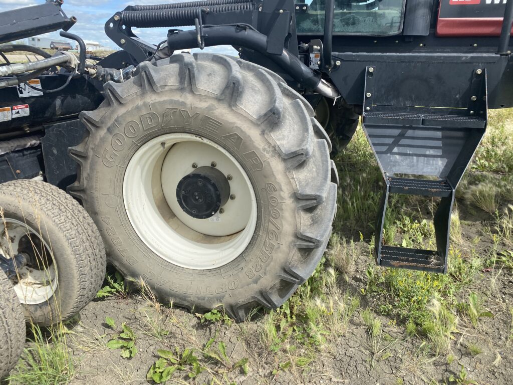 2011 MacDon Westward M150 Swather 4