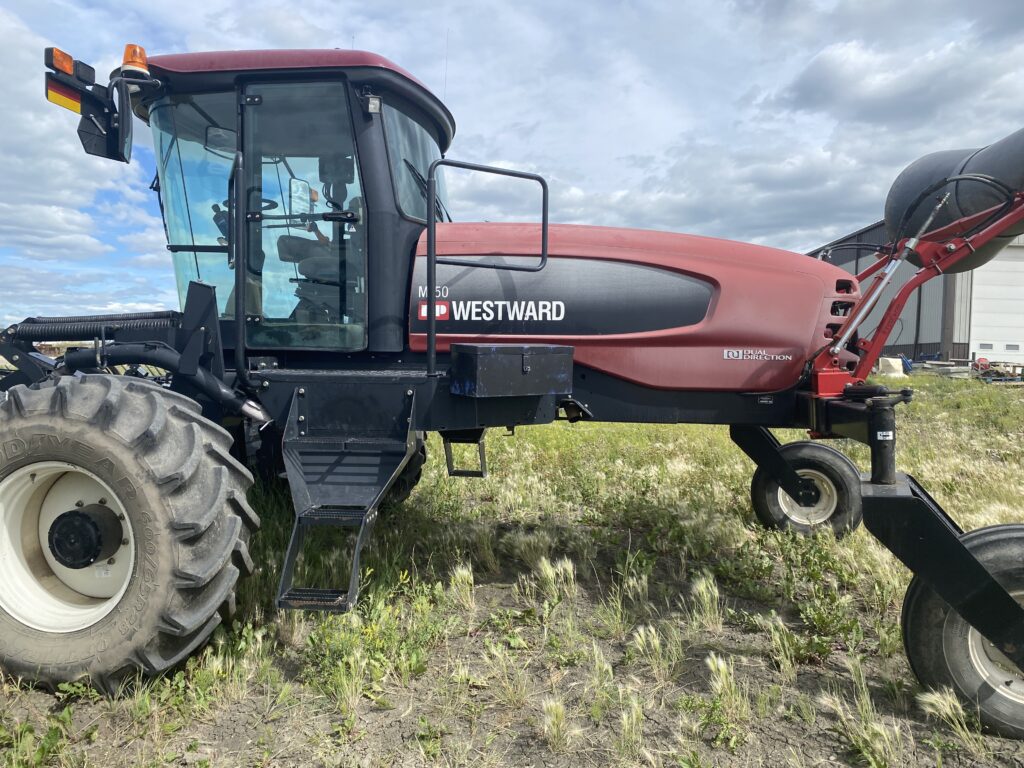 2011 MacDon Westward M150 Swather 1