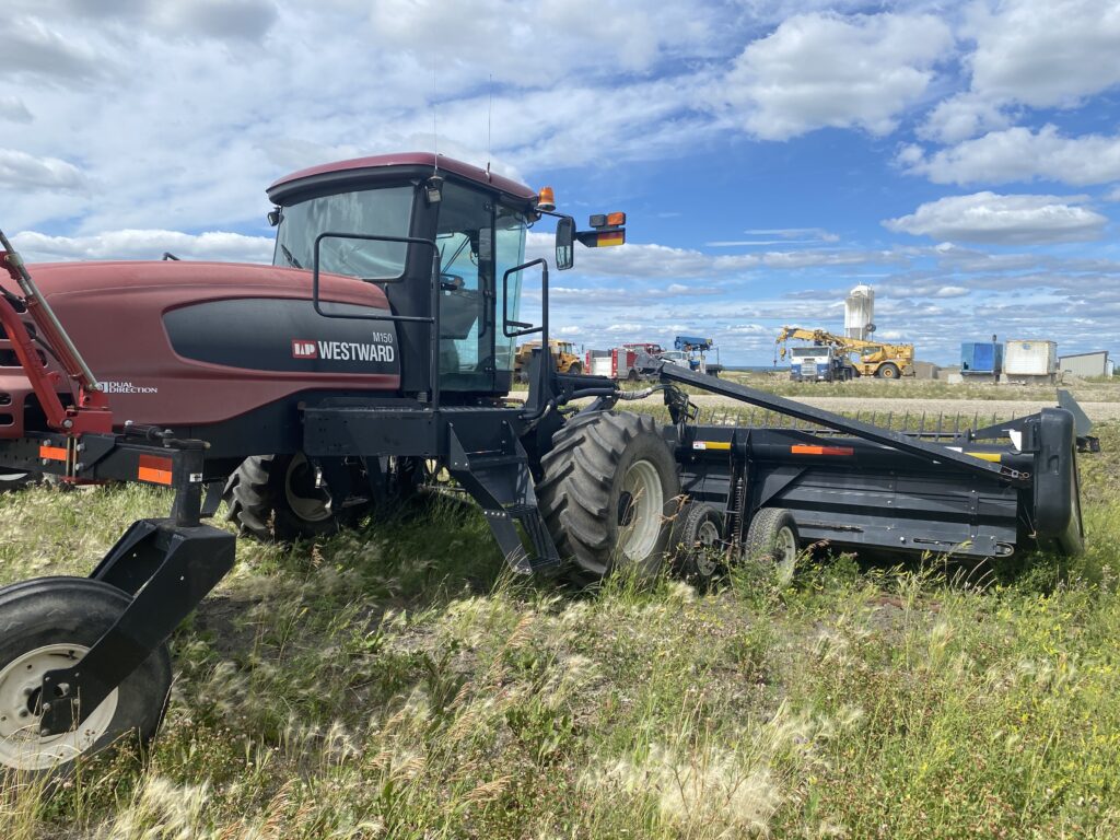 2011 MacDon Westward M150 Swather 2