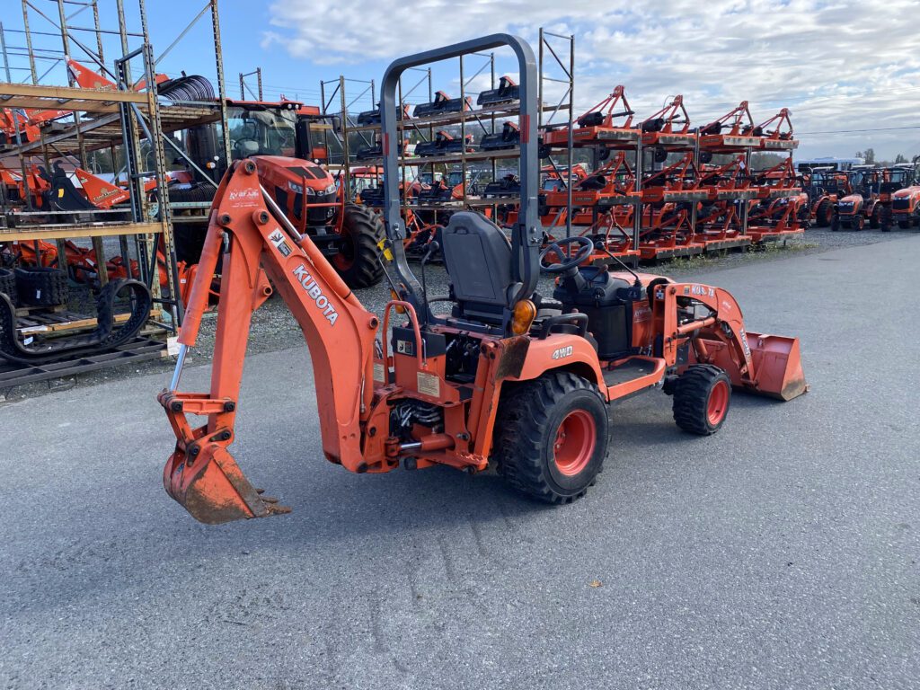 2013 Kubota BX25D Tractor Loader Backhoe 4