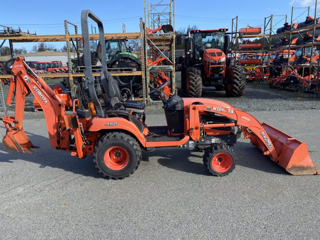 2013 Kubota BX25D Tractor Loader Backhoe 5