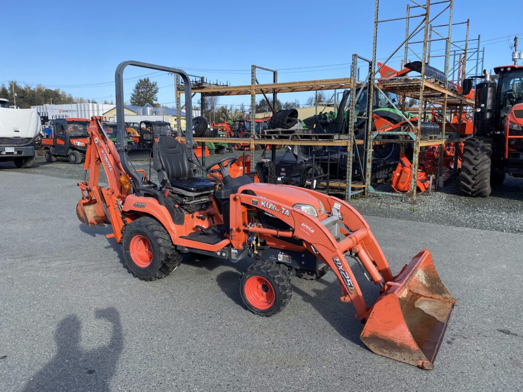 2013 Kubota BX25D Tractor Loader Backhoe 6