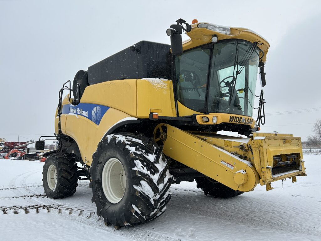 2012 New Holland CX8080 Combine 1