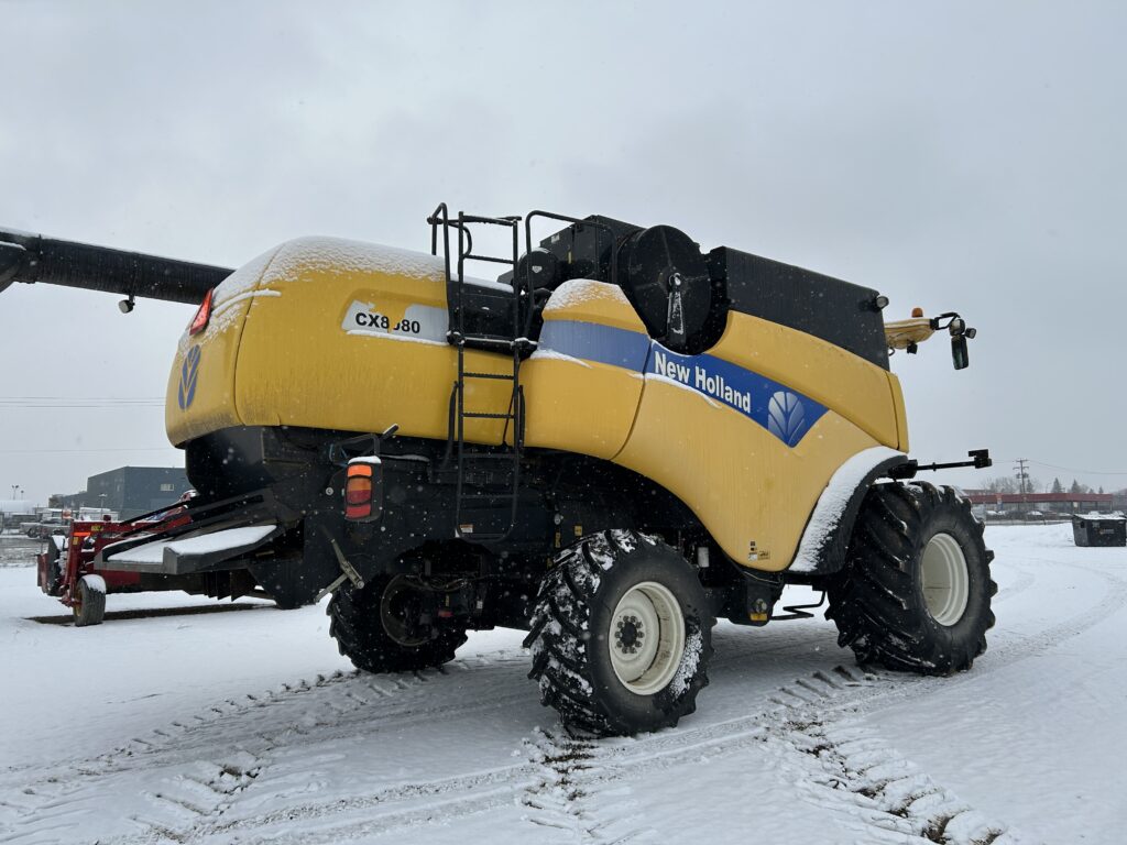 2012 New Holland CX8080 Combine 2