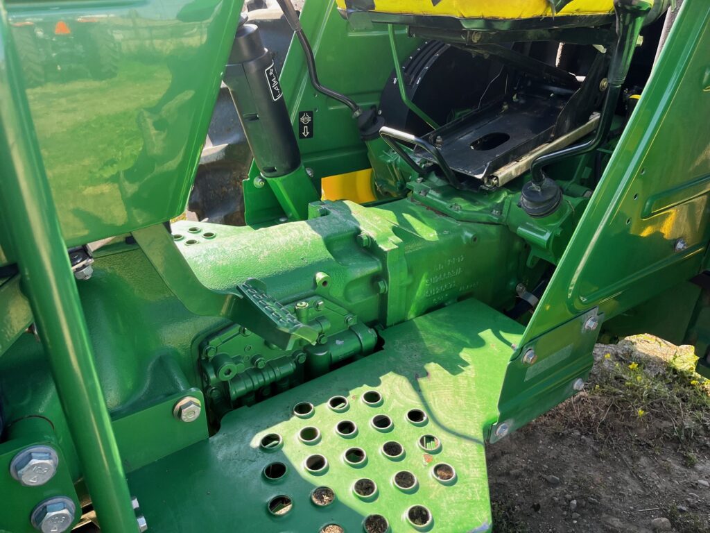 2014 John Deere 5055E 11