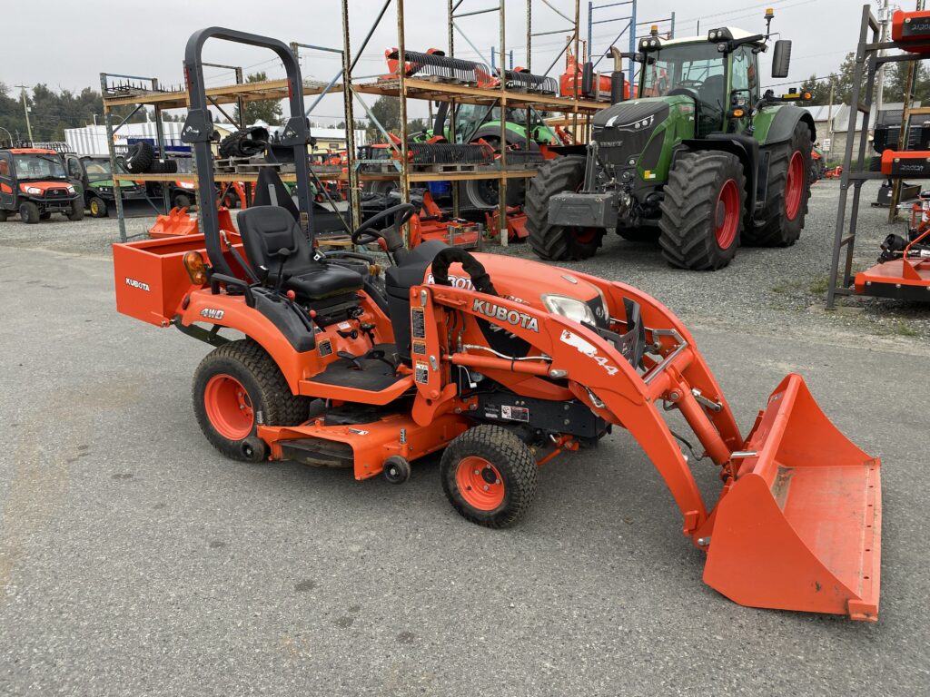 2018 Kubota BX1880 Compact Tractor with Loader, Mower Deck, Rear Weight box and Extra R4 Wheels and Tires 3