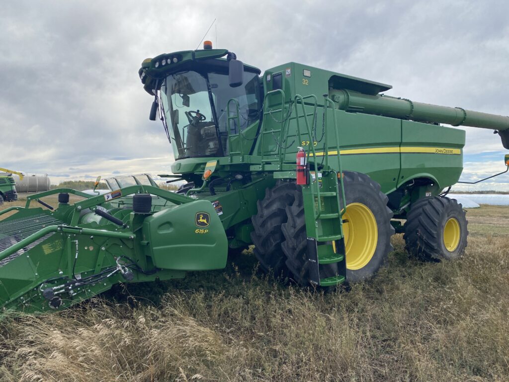 2019 John Deere S780 Combine 1