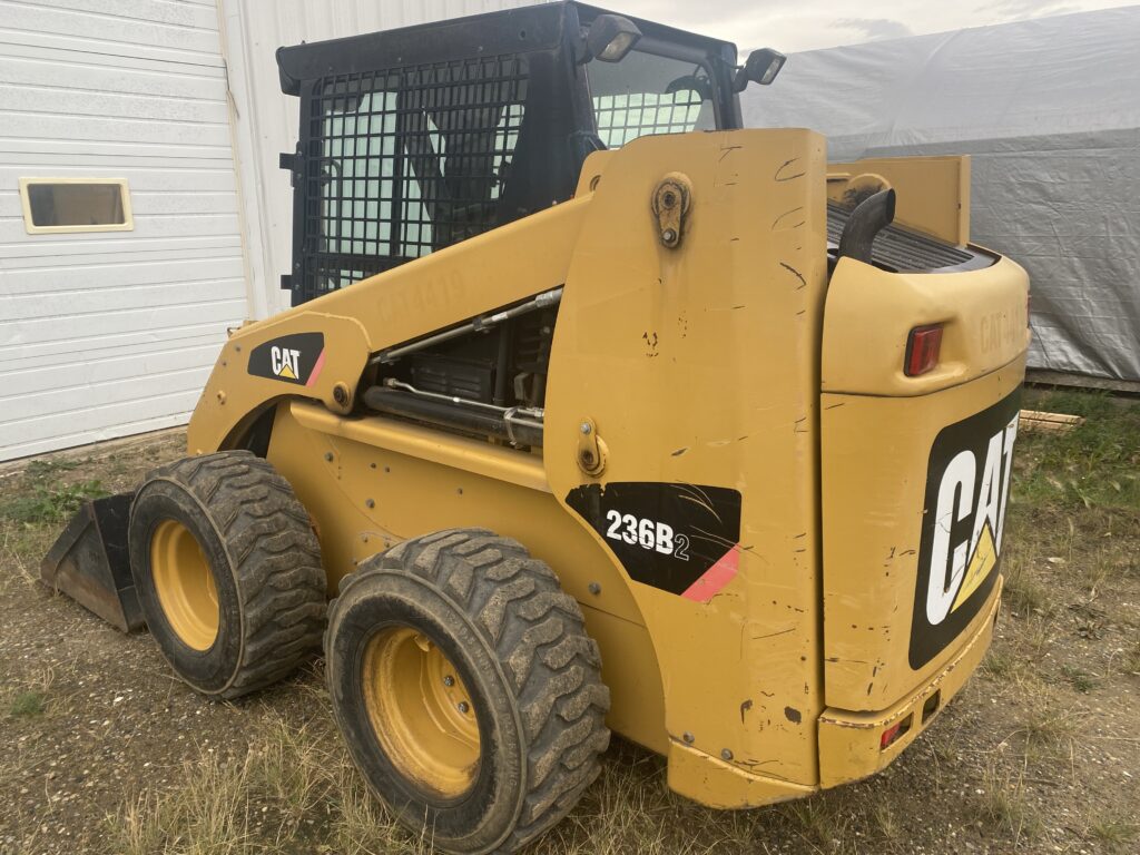 2008 CAT 236B Skidsteer 1