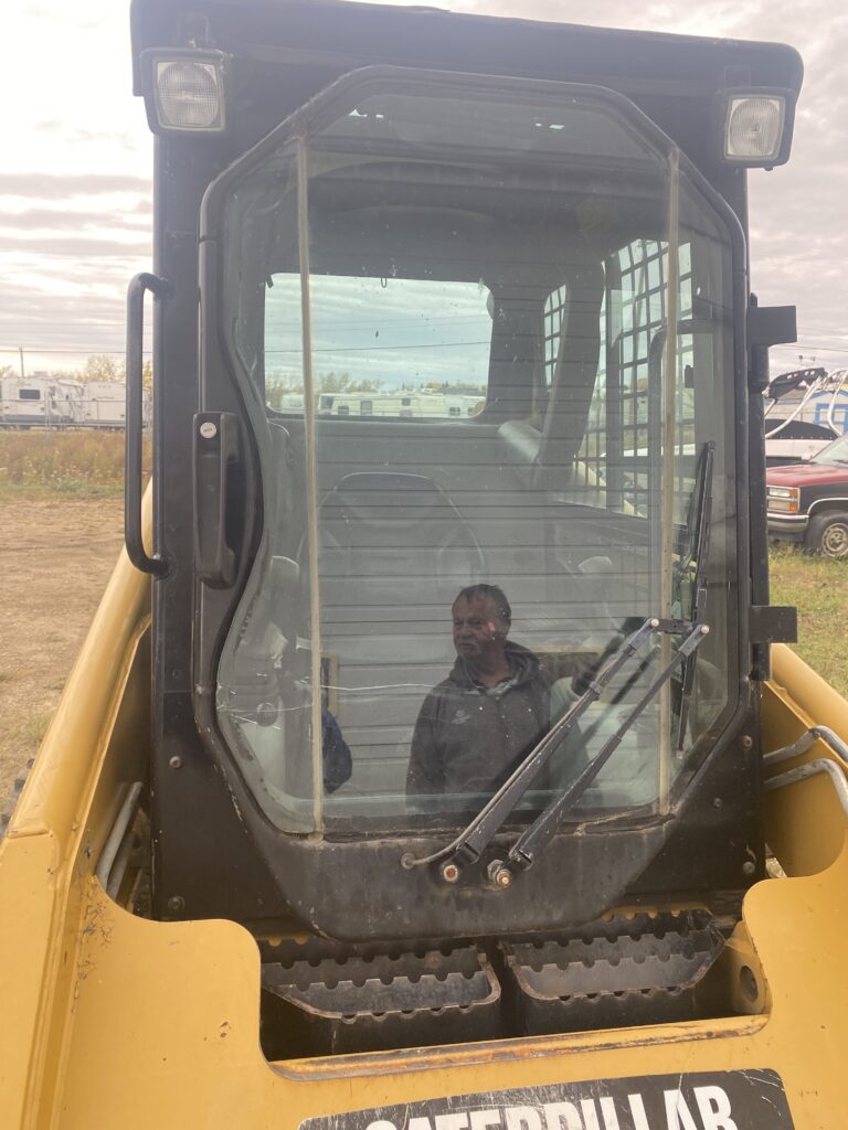 2008 CAT 236B Skidsteer 2