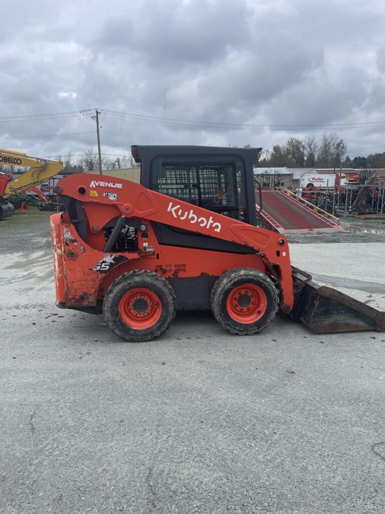 2022 Kubota SSV65PHRC Skidsteer 1