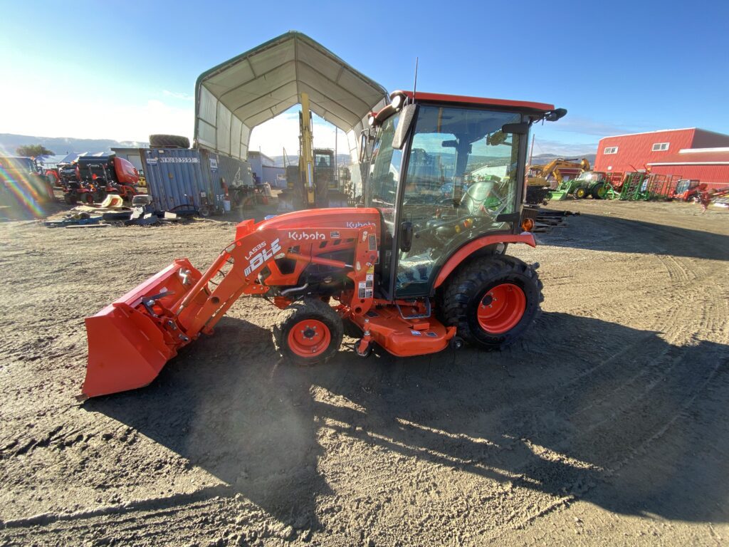 2022 LX2610 Cab tractor