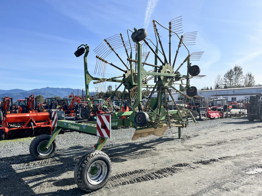 2004 krone Swadro 881 Center Delivery Rake 2