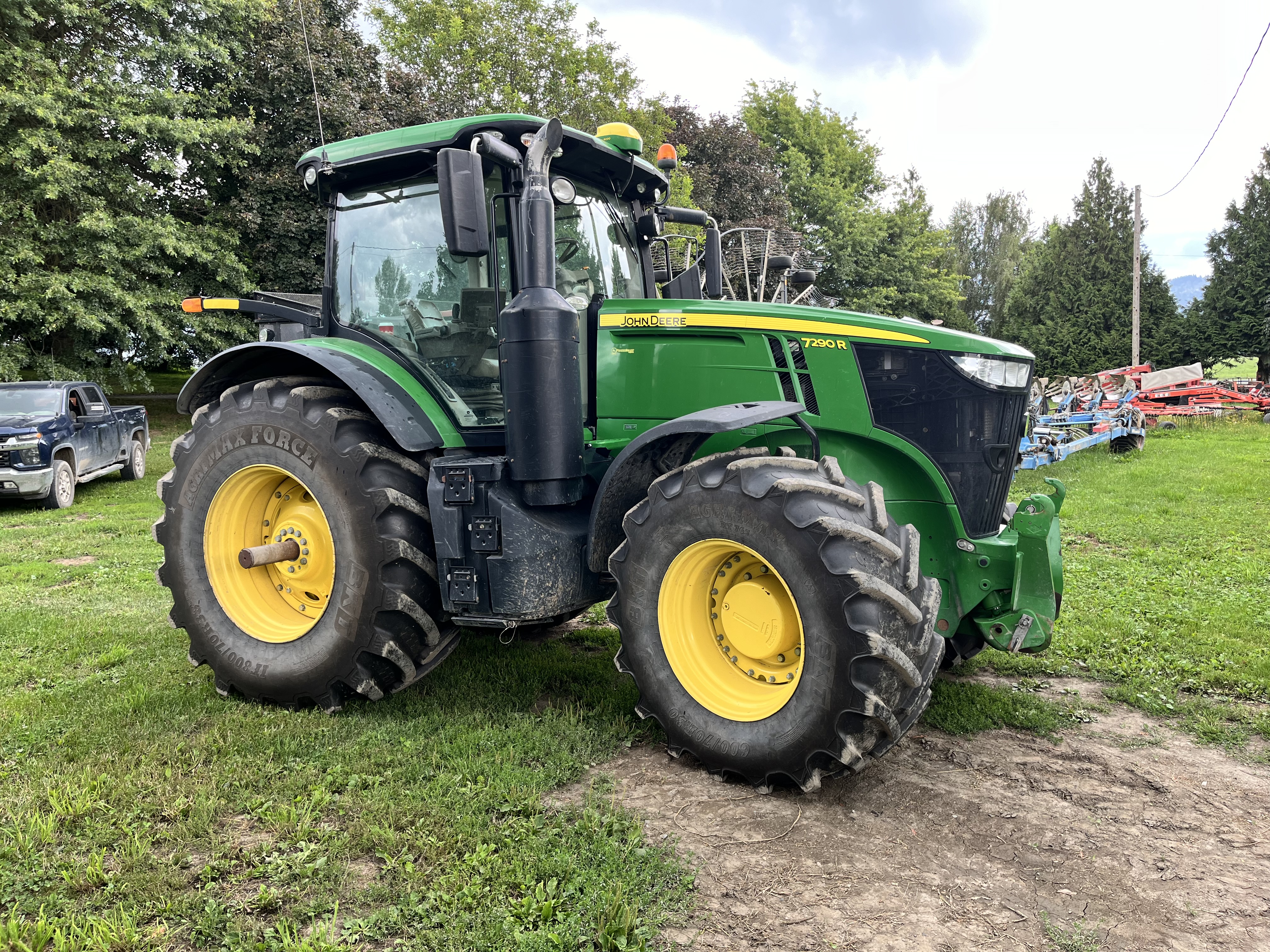 2019 John Deere 7290R Tractor