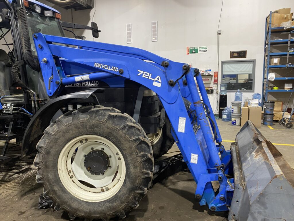 2001 New Holland TM125 Tractor 7